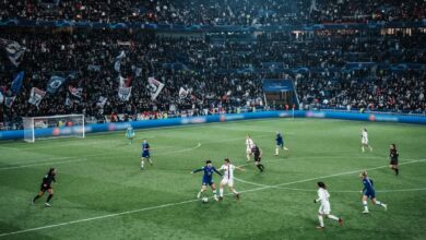 لاعبات فريقي تشيلسي وأولمبيك ليون في مواجهة بدوري أبطال أوروبا للسيدات